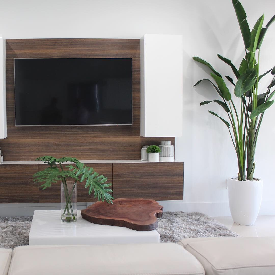 Tallonot artificial plant in planter