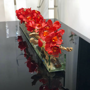 Moderimur artificial plant in planter